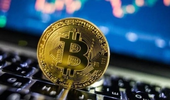 27일 가상자산 비트코인이 거래 역사상 처음으로 3000만원을 돌파했다./코인데스크