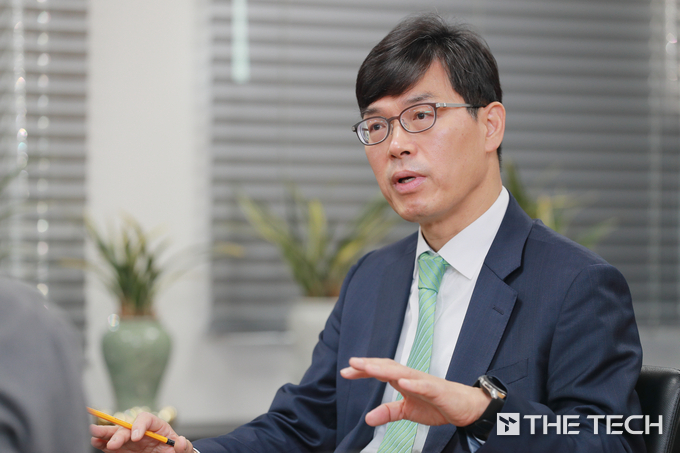 안철경 보험연구원 원장은 21일 비대면 기자간담회에서 올해 연구방향으로 '협력적 경쟁(Coopetition)'과 '경영혁신'을 제시했다. /보험연구원 제공