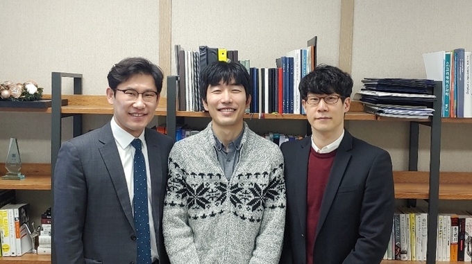 이번 연구를 주도한 (왼쪽부터)서울대학교 박정원 교수, 한양대학교 에리카 캠퍼스 전성호 박사, 한양대학교 에리카 캠퍼스 이원철 교수