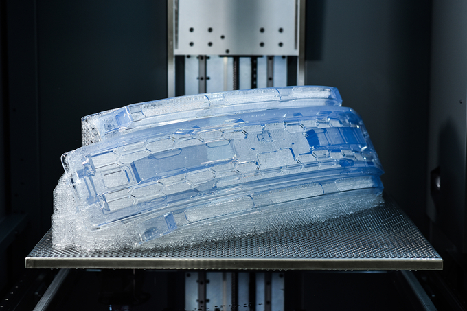  Stratasys Neo800 광조형 3D 프린터에서 Somos WaterShed로 출력된 자동차 그릴 (사진=스트라타시스) 