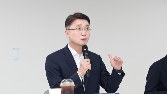 정부 ‘국가대표 AI’ 1차 결과 네이버 탈락... "기술 독자성 기준에 발목"