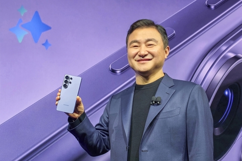 3세대 인공지능폰 갤럭시 S26 출시…카메라·보안·개인화 기술 전면 고도화